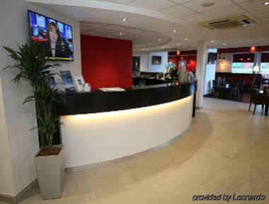 Ramada Отель Вэйкфильд